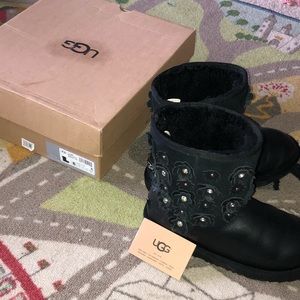 Classic Short Petal Uggs